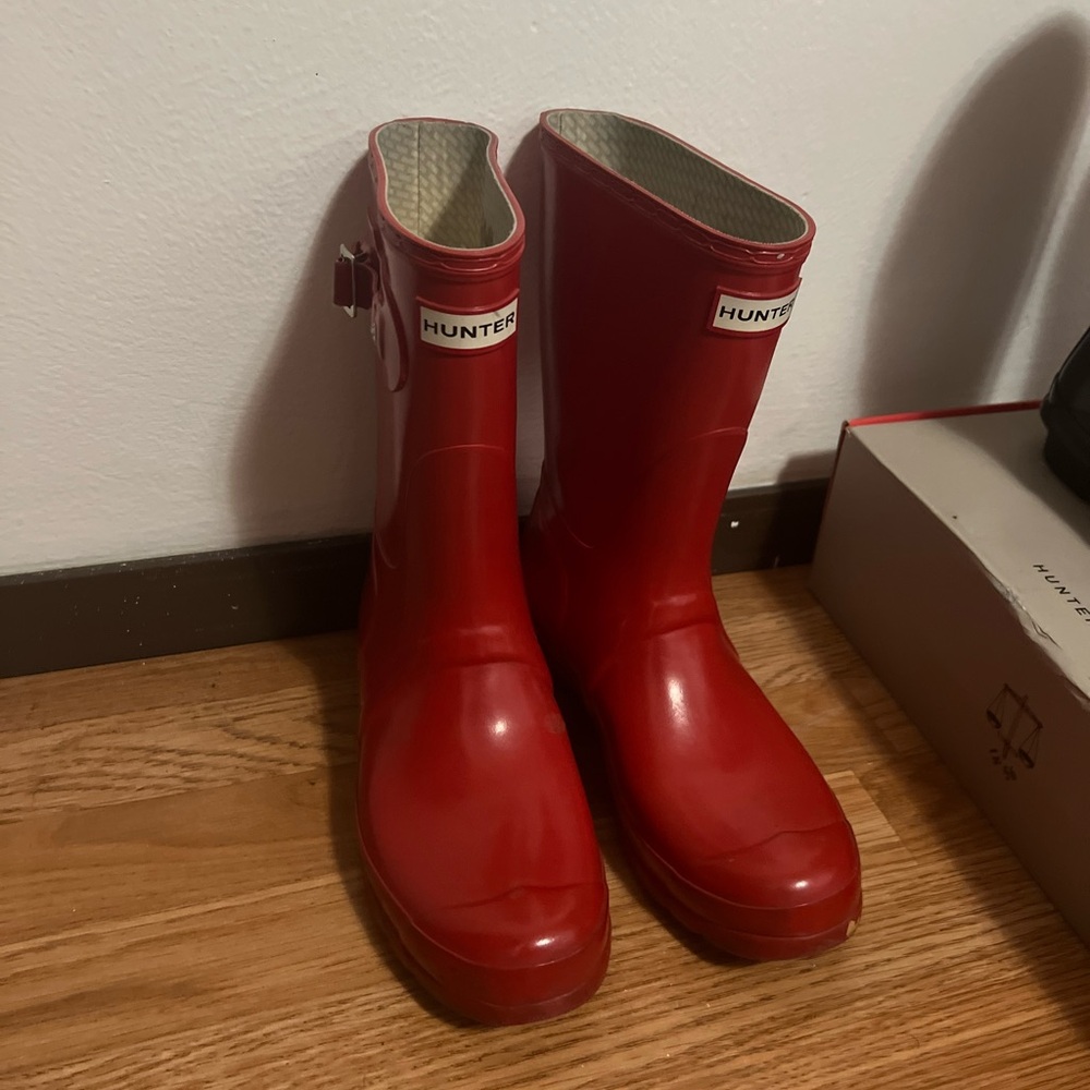 Hunter  Glossy Red Rain Boots
